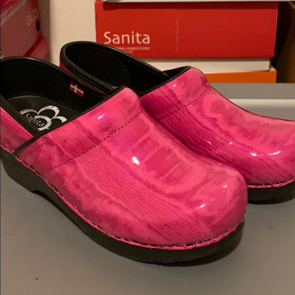 Sanita clogs